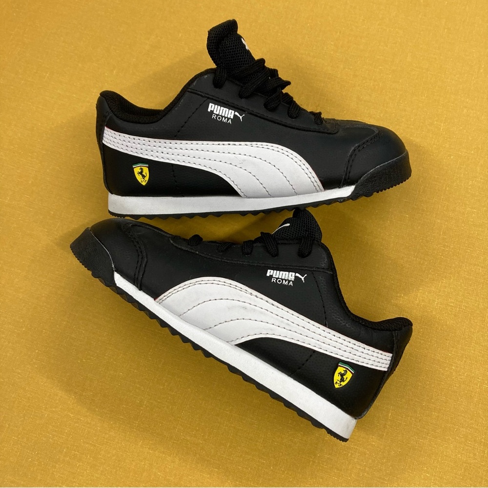 Puma Roma Ferrari toddler sneakers in black and white. EUC 10C